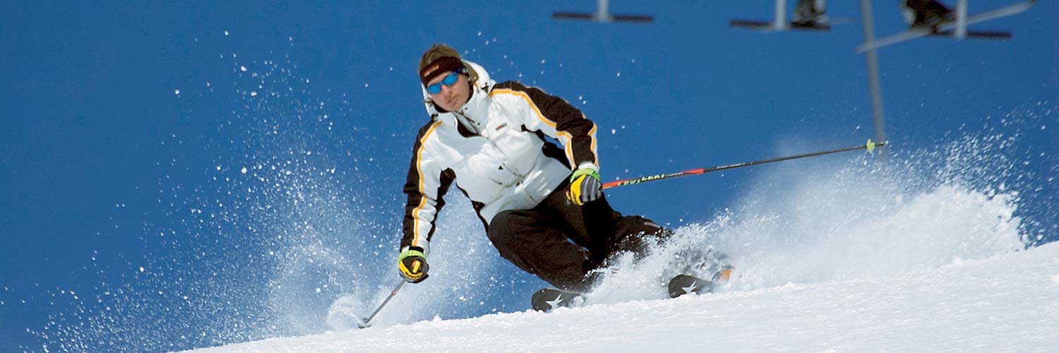 mayrhofen-winter-skifahrer.jpg